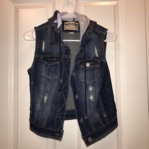 Wallflower denim vest w hood